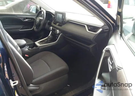 2019 Toyota Rav4 Xle z USA, uszkodzony, nr VIN 2T3W1RFV3KW007862